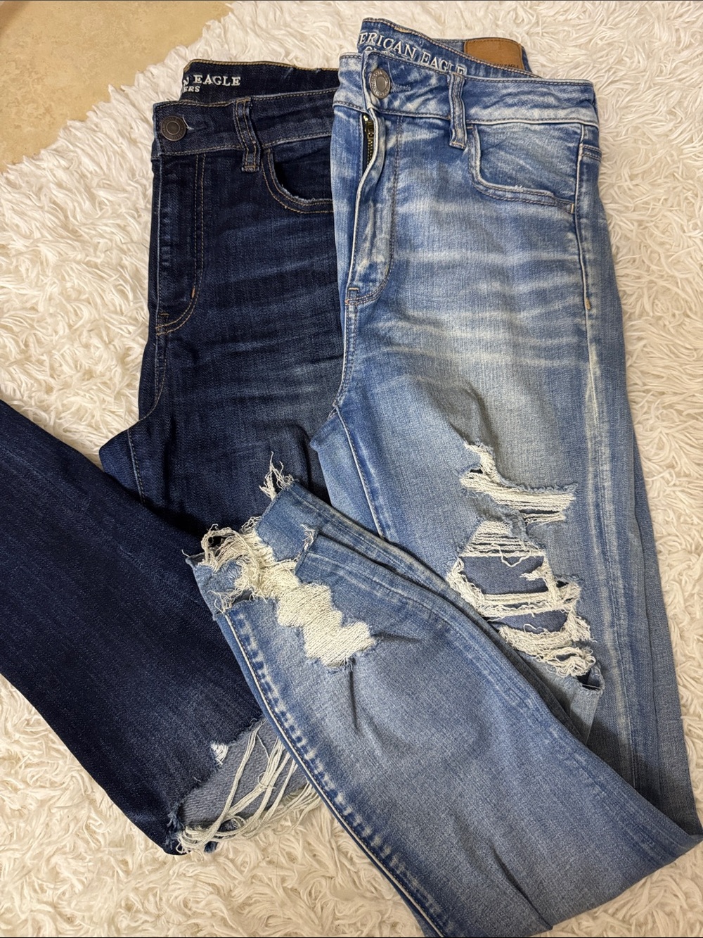 American Eagle Outfitters Women's Distressed Light Blue & Dark Blue Jeans 2Pair